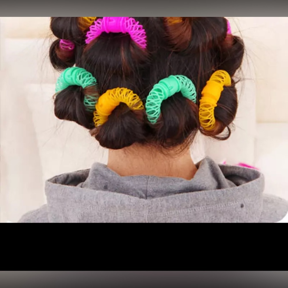16Pcs Spiral hair curls rollers.